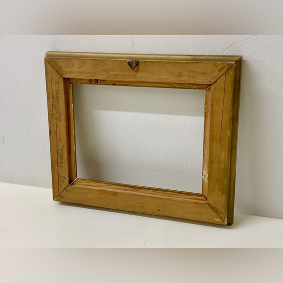 Antique Gold Painted Wooden Portrait Picture Frame - Picture 10 of 14